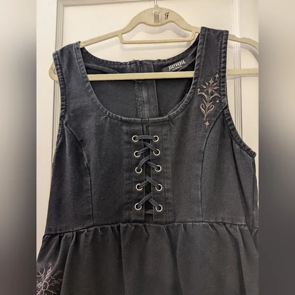 Black Lace-Up Dress with Embroidered Details - Picture 10 of 10